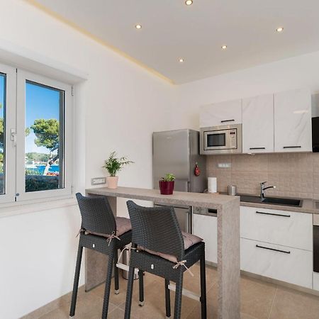 Beach Residences Caroline Хвар Экстерьер фото