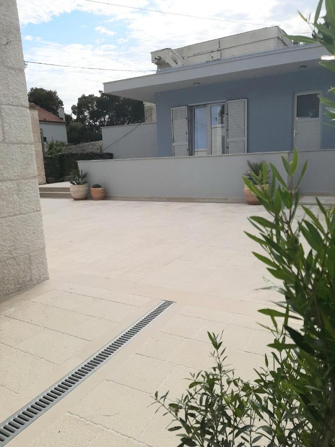 Beach Residences Caroline Хвар Экстерьер фото