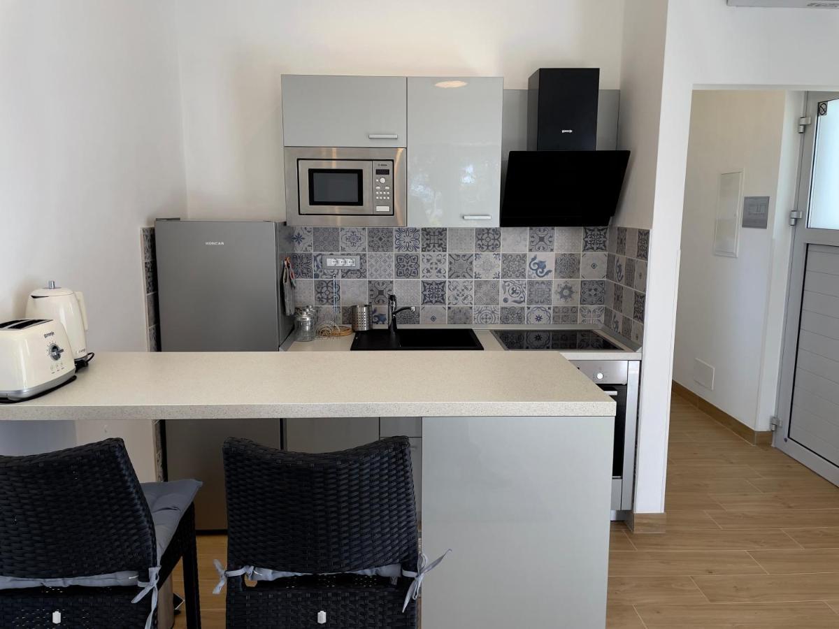 Beach Residences Caroline Хвар Экстерьер фото