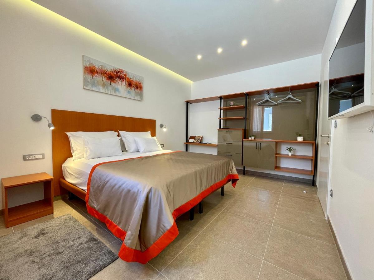Beach Residences Caroline Хвар Экстерьер фото
