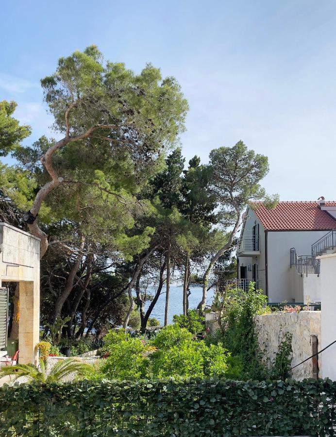 Beach Residences Caroline Хвар Экстерьер фото