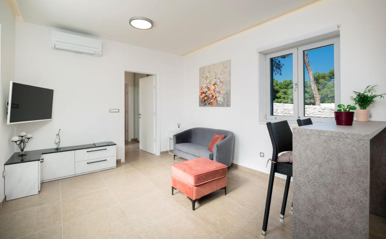 Beach Residences Caroline Хвар Экстерьер фото