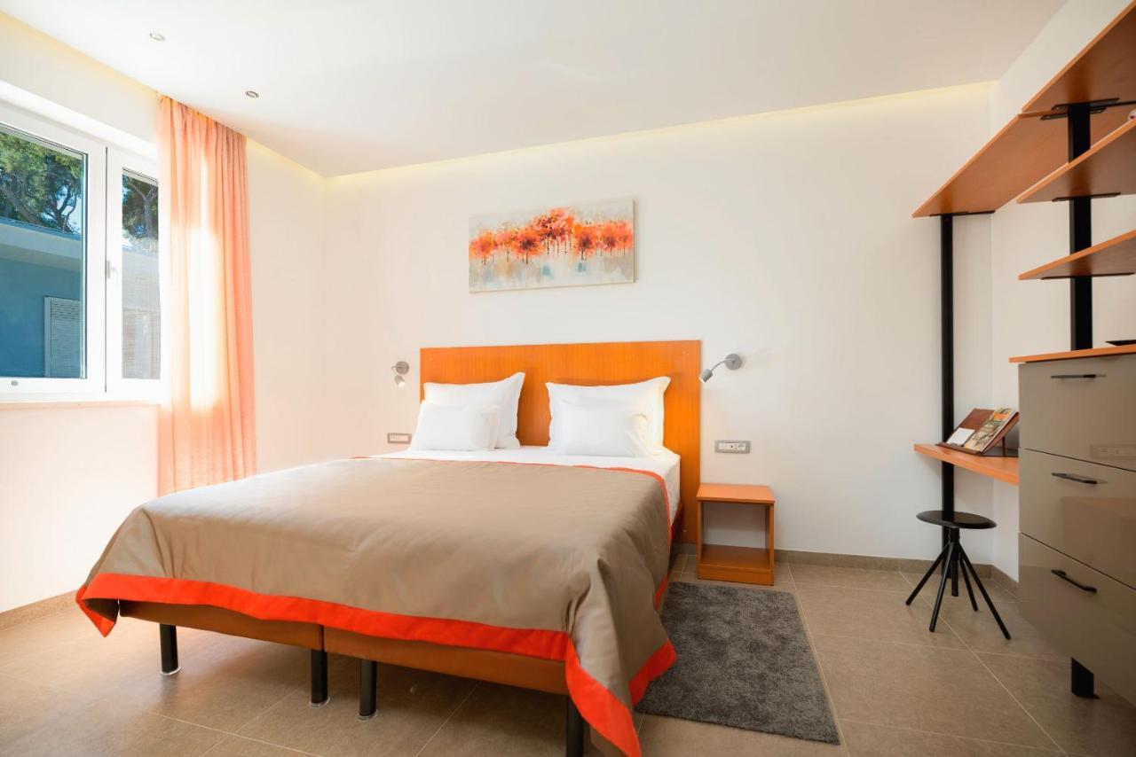 Beach Residences Caroline Хвар Экстерьер фото